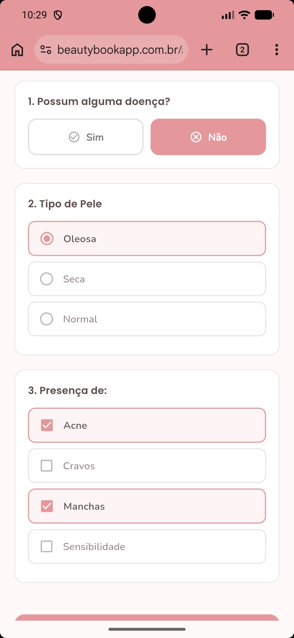 Cliente respondendo a ficha de anamnese pelo celular